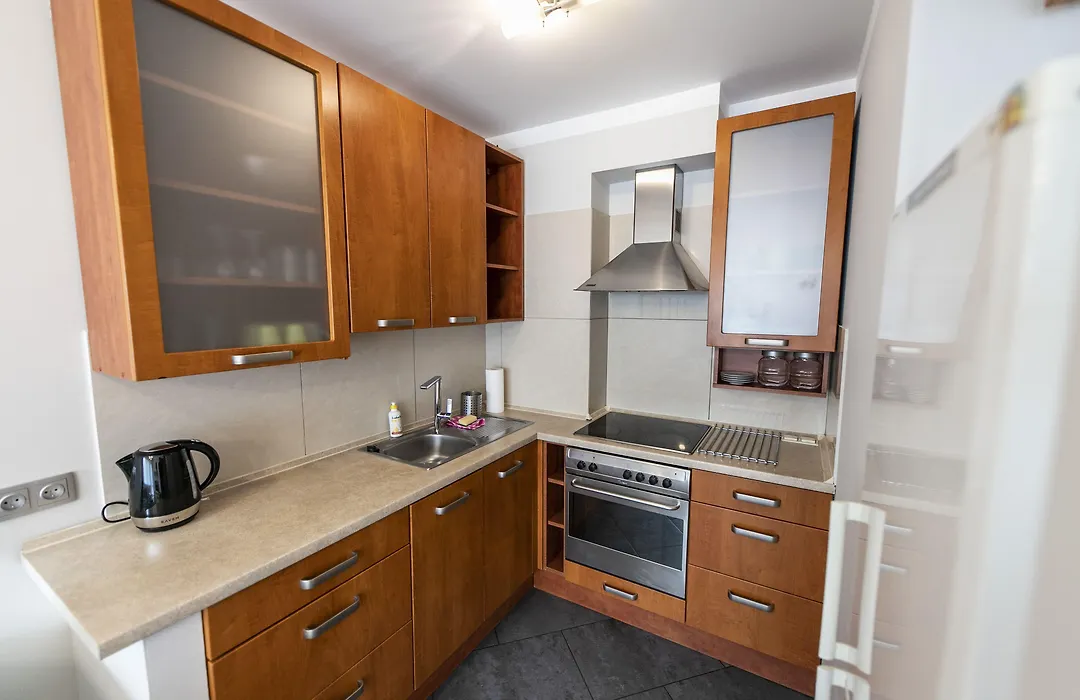 Victus Stylish Apartment With Underground Parking By Noclegi Renters-1